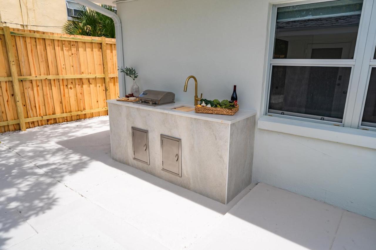 M Lake Worth Beach: Modern Villas with Retro Charm Near Palm Beach Exterior photo