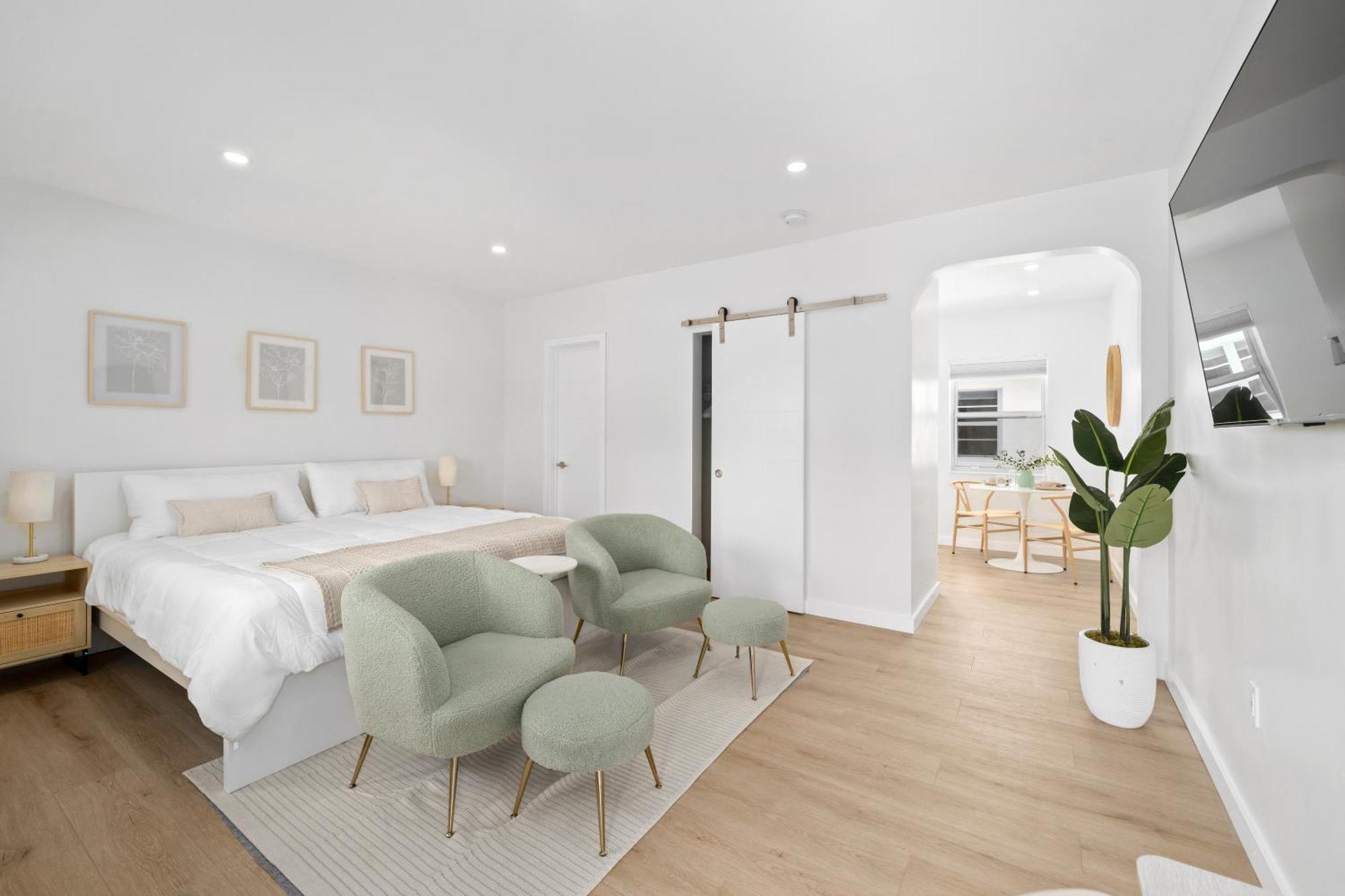 M Lake Worth Beach: Modern Villas with Retro Charm Near Palm Beach Exterior photo