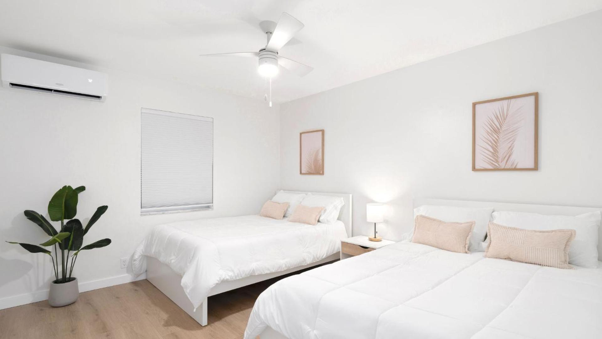 M Lake Worth Beach: Modern Villas with Retro Charm Near Palm Beach Exterior photo